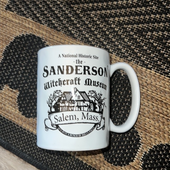 DISNEY hocus pocus binx and Sanderson sisters mug! - Picture 2 of 3